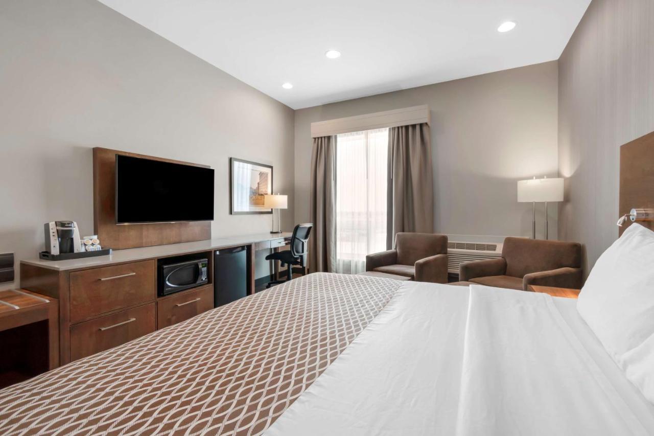 Best Western Plus East Side Saskatoon Exterior photo