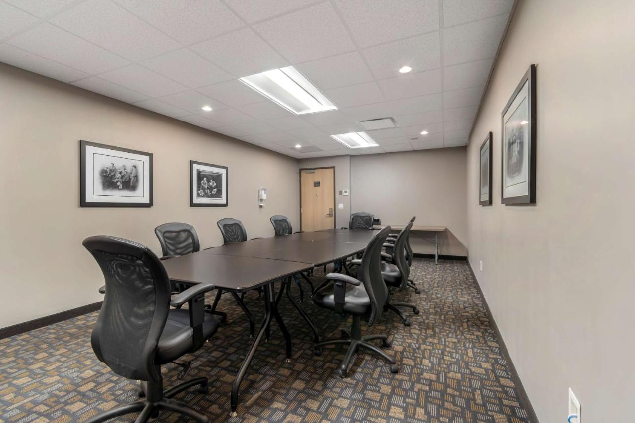 Best Western Plus East Side Saskatoon Exterior photo