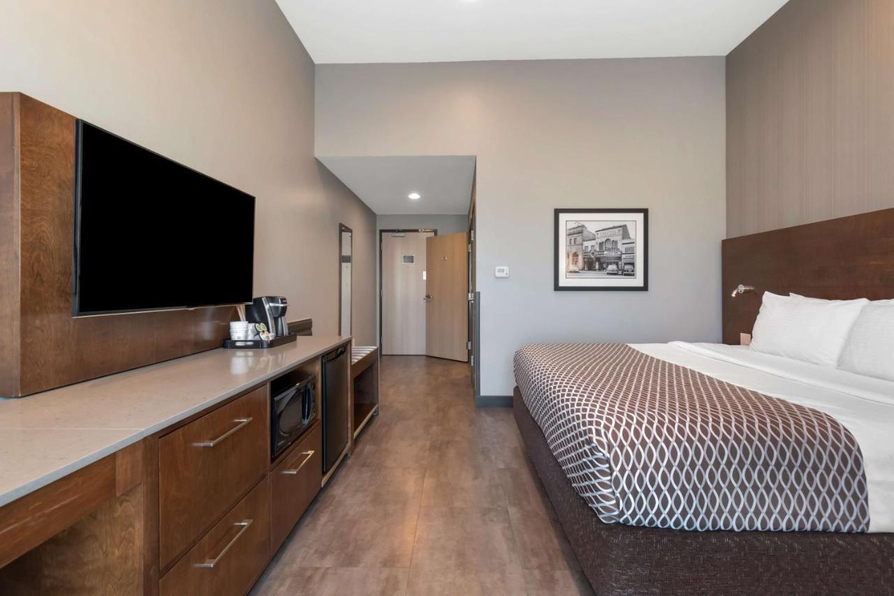 Best Western Plus East Side Saskatoon Exterior photo