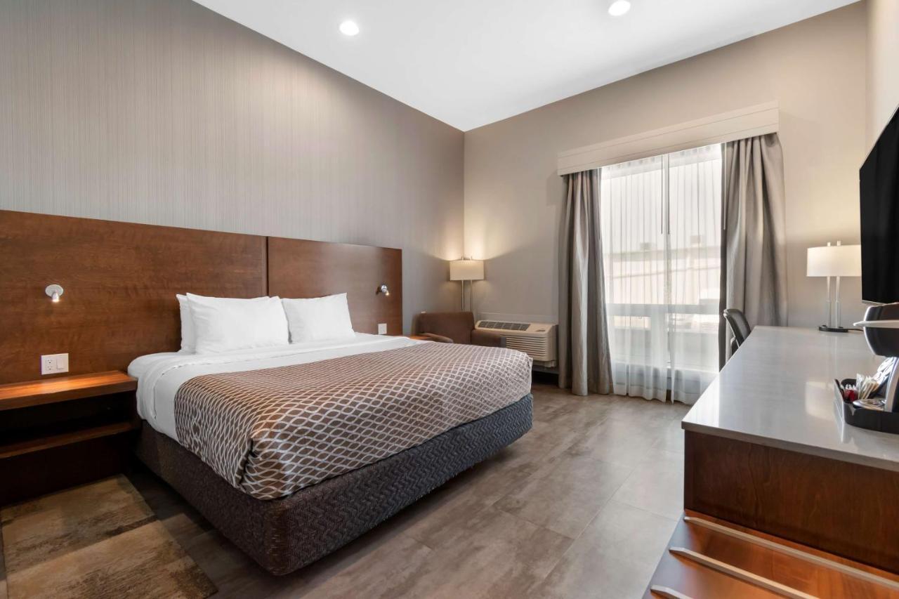 Best Western Plus East Side Saskatoon Exterior photo